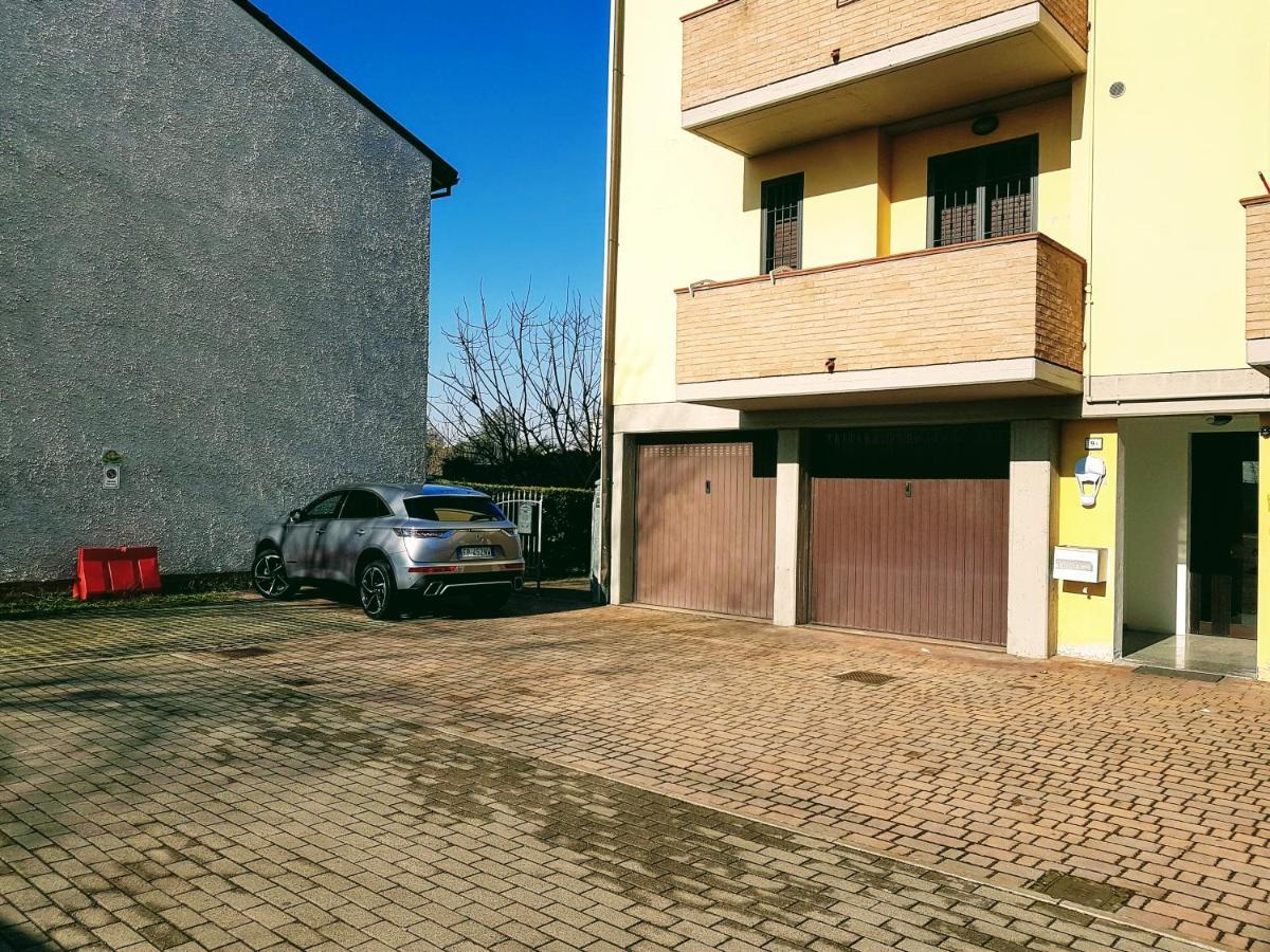Guest Holiday Filangieri 1 Reggio nell'Emilia Buitenkant foto