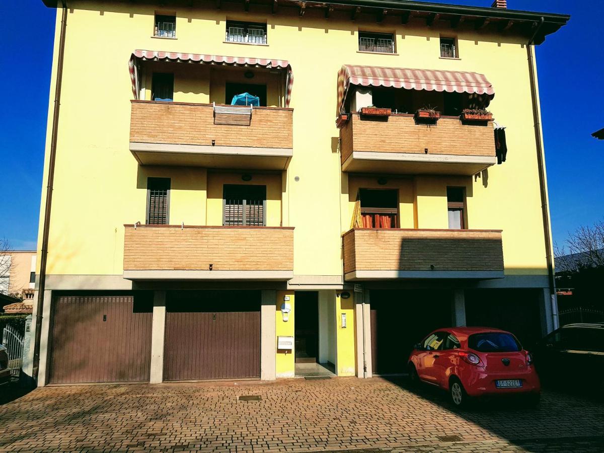 Guest Holiday Filangieri 1 Reggio nell'Emilia Buitenkant foto